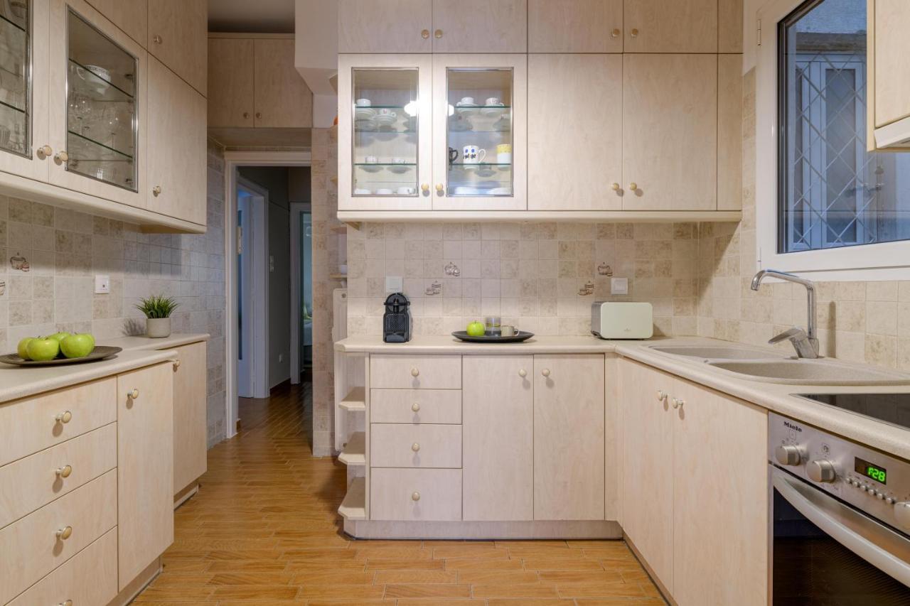 Aura Homes, Classic Apartment In Central Атина Екстериор снимка
